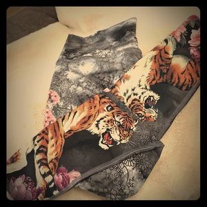 Evaluation and Creation leggings